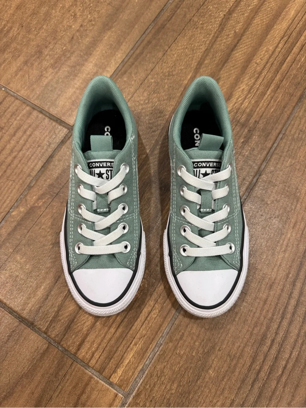 Converse Kids Low Top Sneakers in Sage Green and White